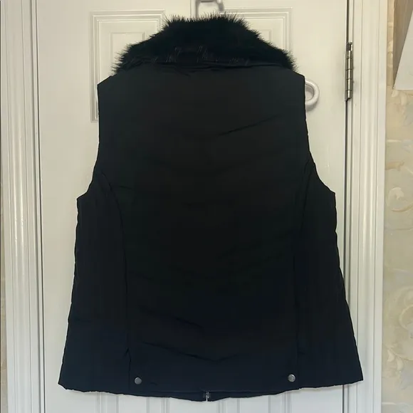 Black Talbots Puffer Vest with Faux Fur Collar. EUC