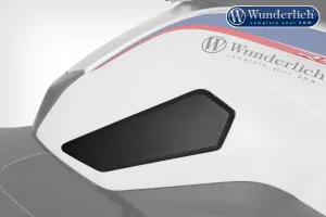 BMW R1250R Ergonomics - Tank Pads
