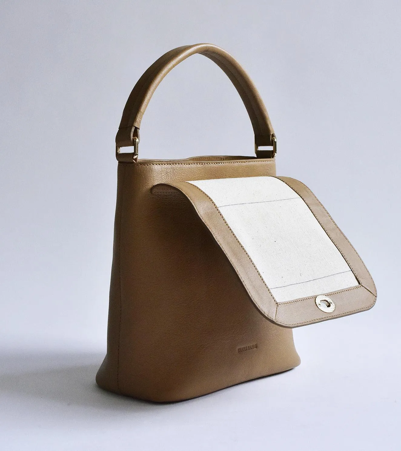 Bucket bag Sand