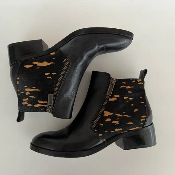 Cole Haan Women's Oak Boot Genuine Calf Hair Leather Zip Booties, size 6