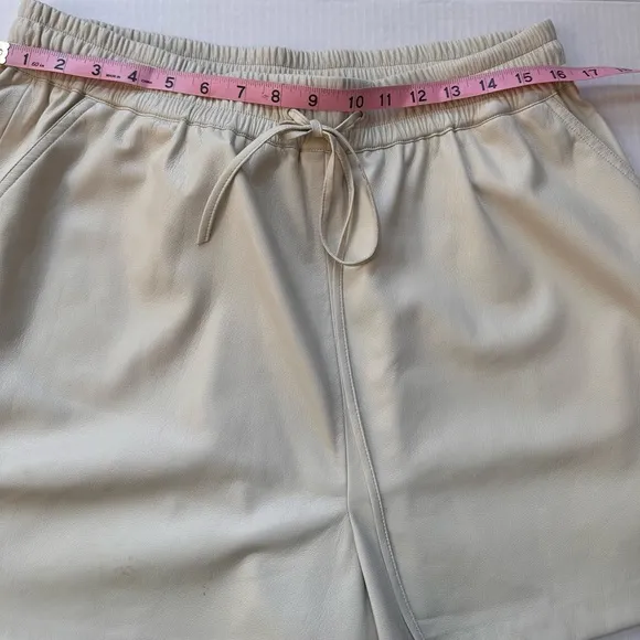 Good American “Better than Leather” Faux Beige Shorts with Flaws