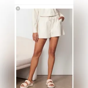 Good American “Better than Leather” Faux Beige Shorts with Flaws