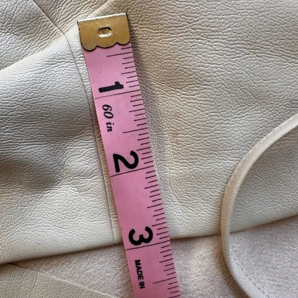 Good American “Better than Leather” Faux Beige Shorts with Flaws
