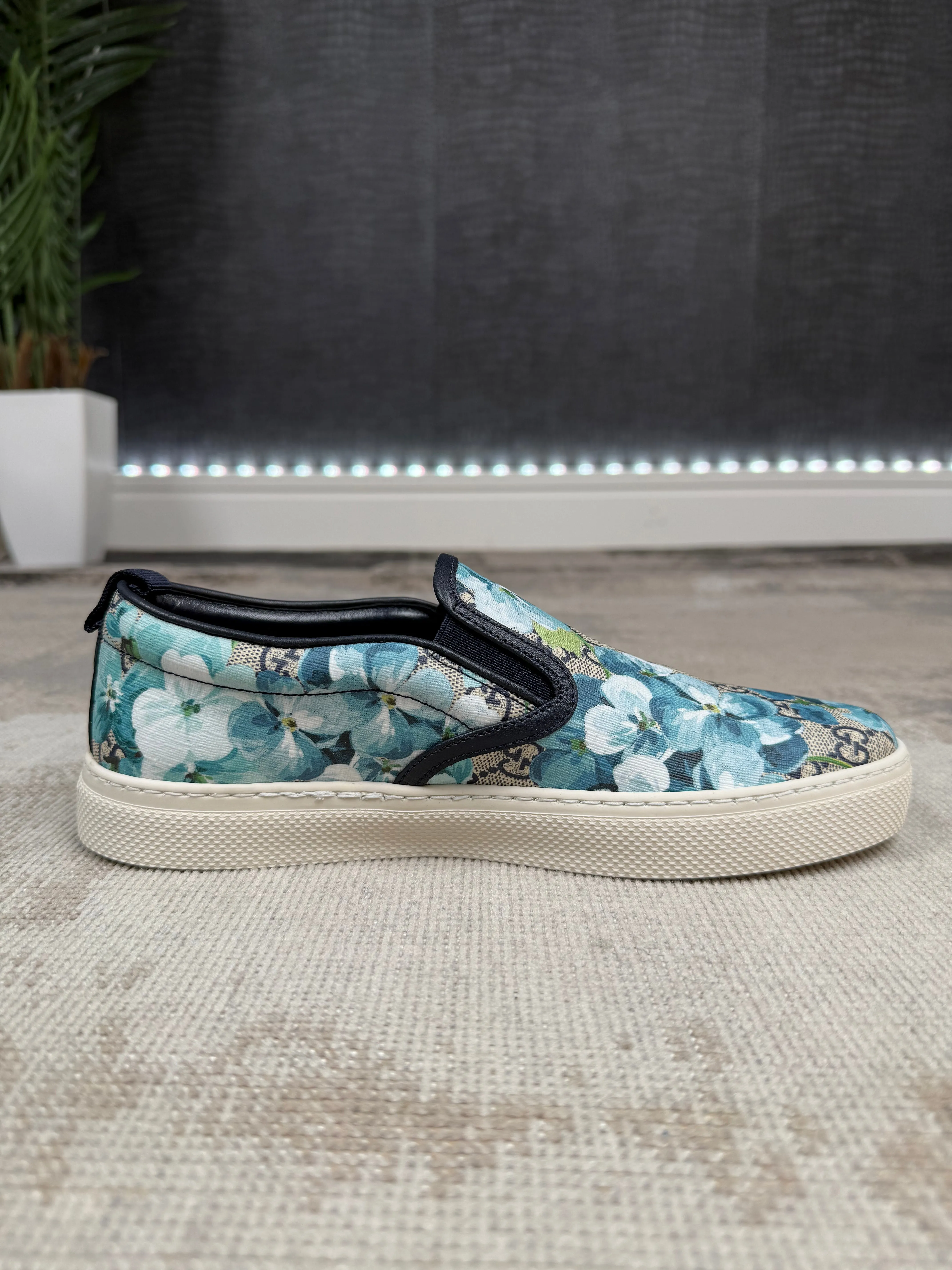 Gucci Supreme GG Canvas Bloom Print - Blue (Unused)