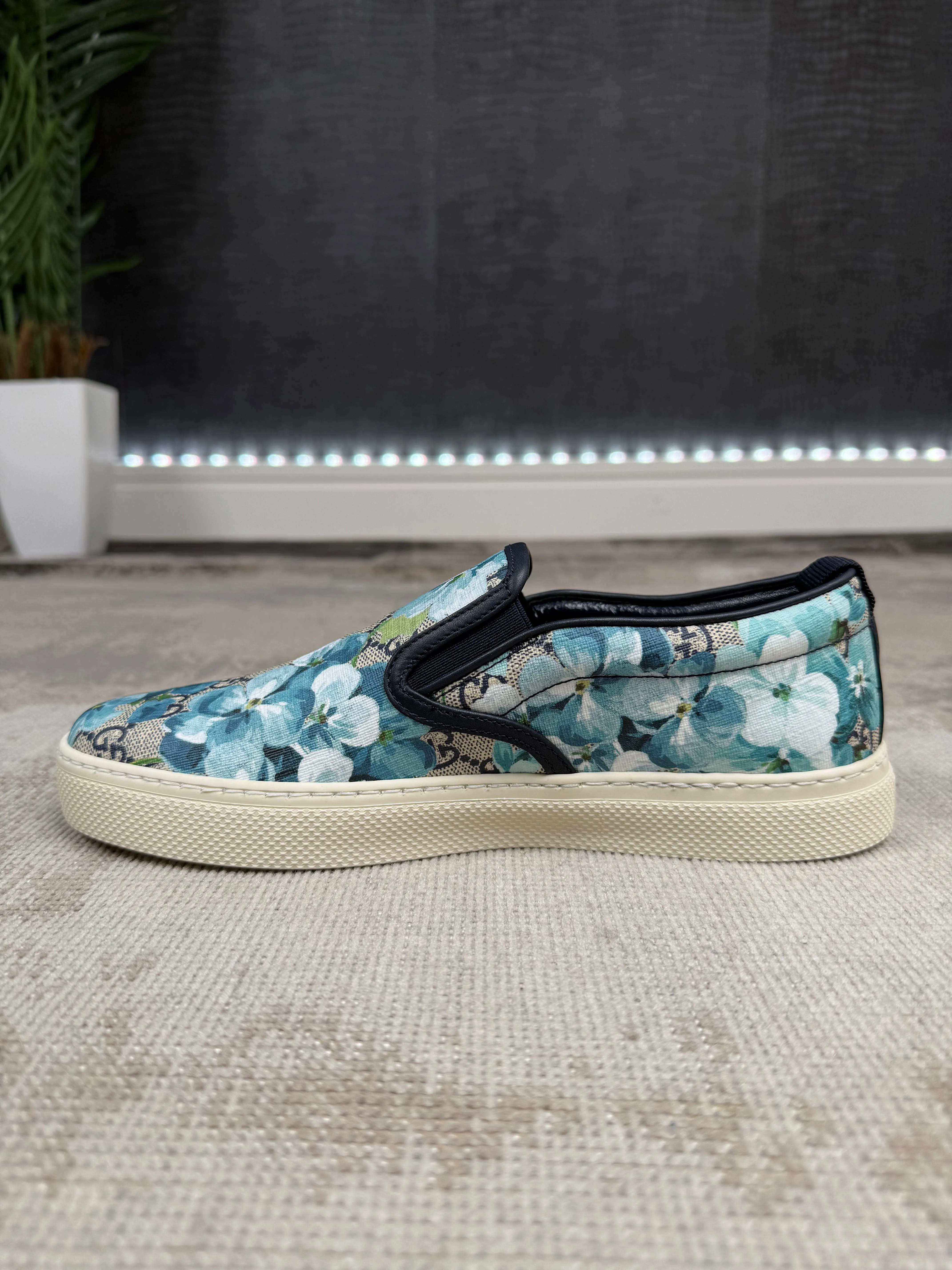 Gucci Supreme GG Canvas Bloom Print - Blue (Unused)