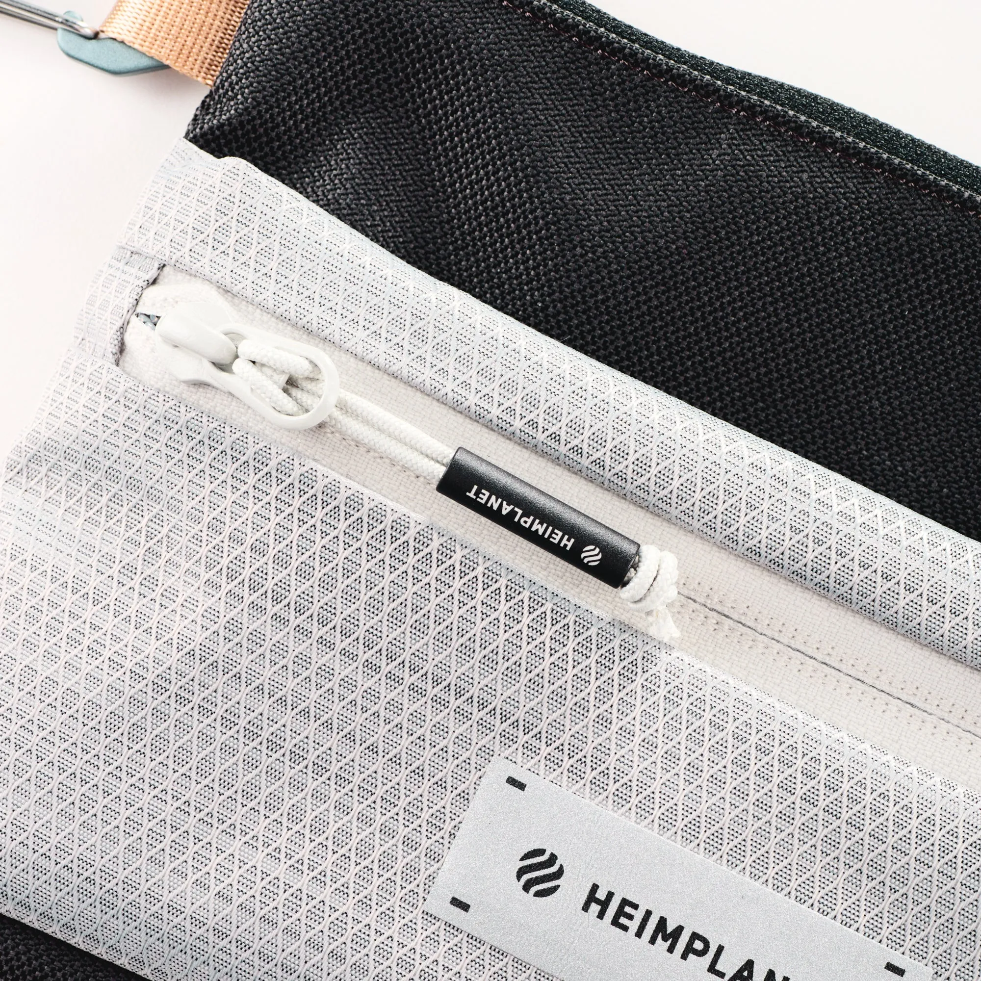 Heimplanet Carry Essential Neck Pouch (A6)
