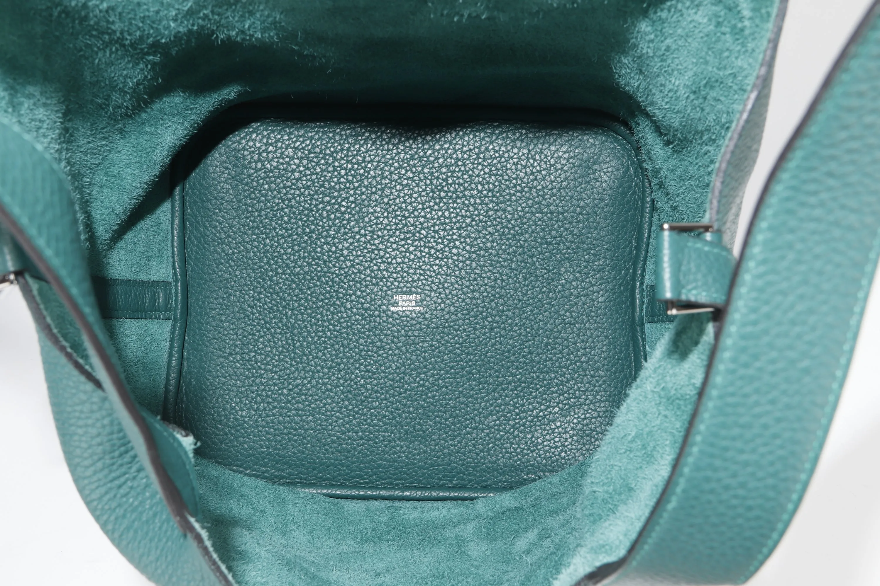 HEMES PICOTON 26 (STAMP Q) MALACHITE COLOR CLEMENCE SILVER HARDWARE, WITH KEYS, LOCK & DUST COVER