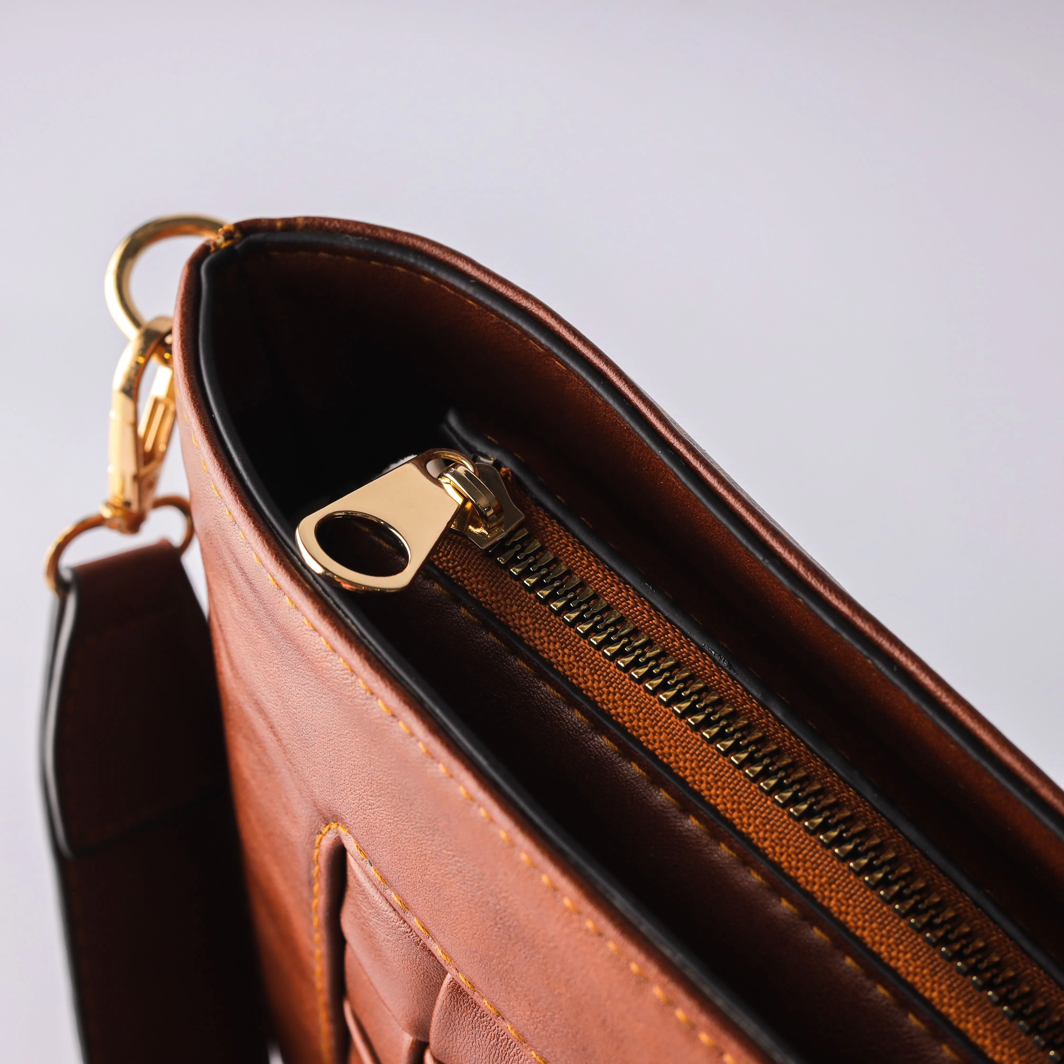 Şıklığın Çantası Leather Crossbag - Havane