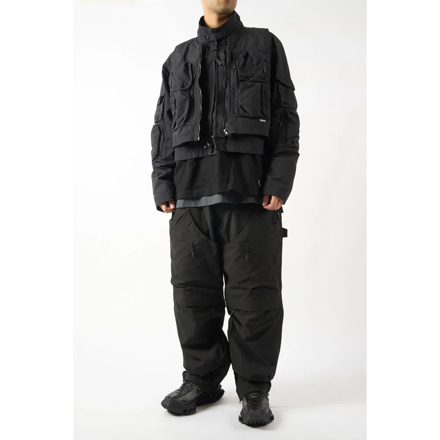LAKH Twenty Pockets Half Jacket Black