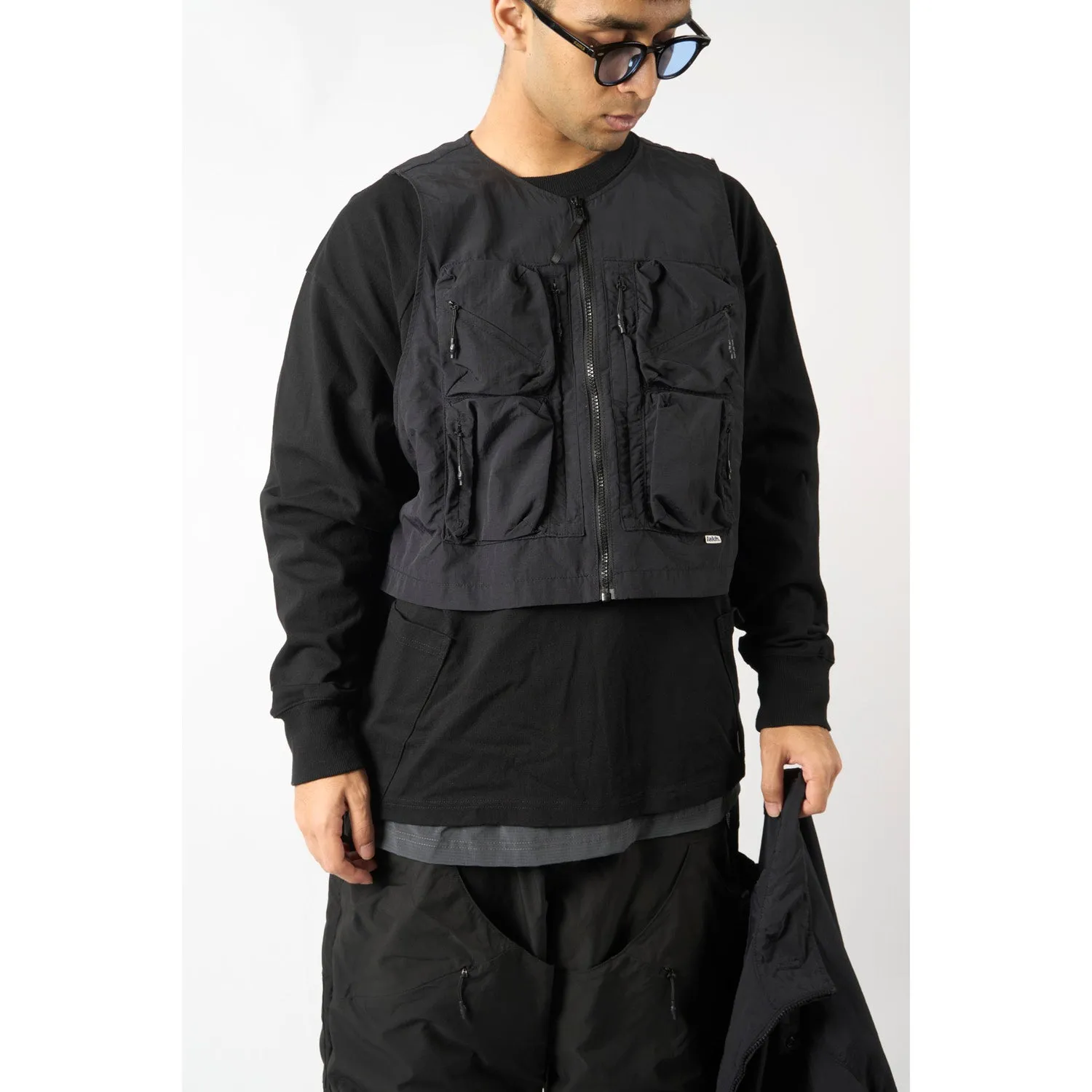 LAKH Twenty Pockets Half Jacket Black