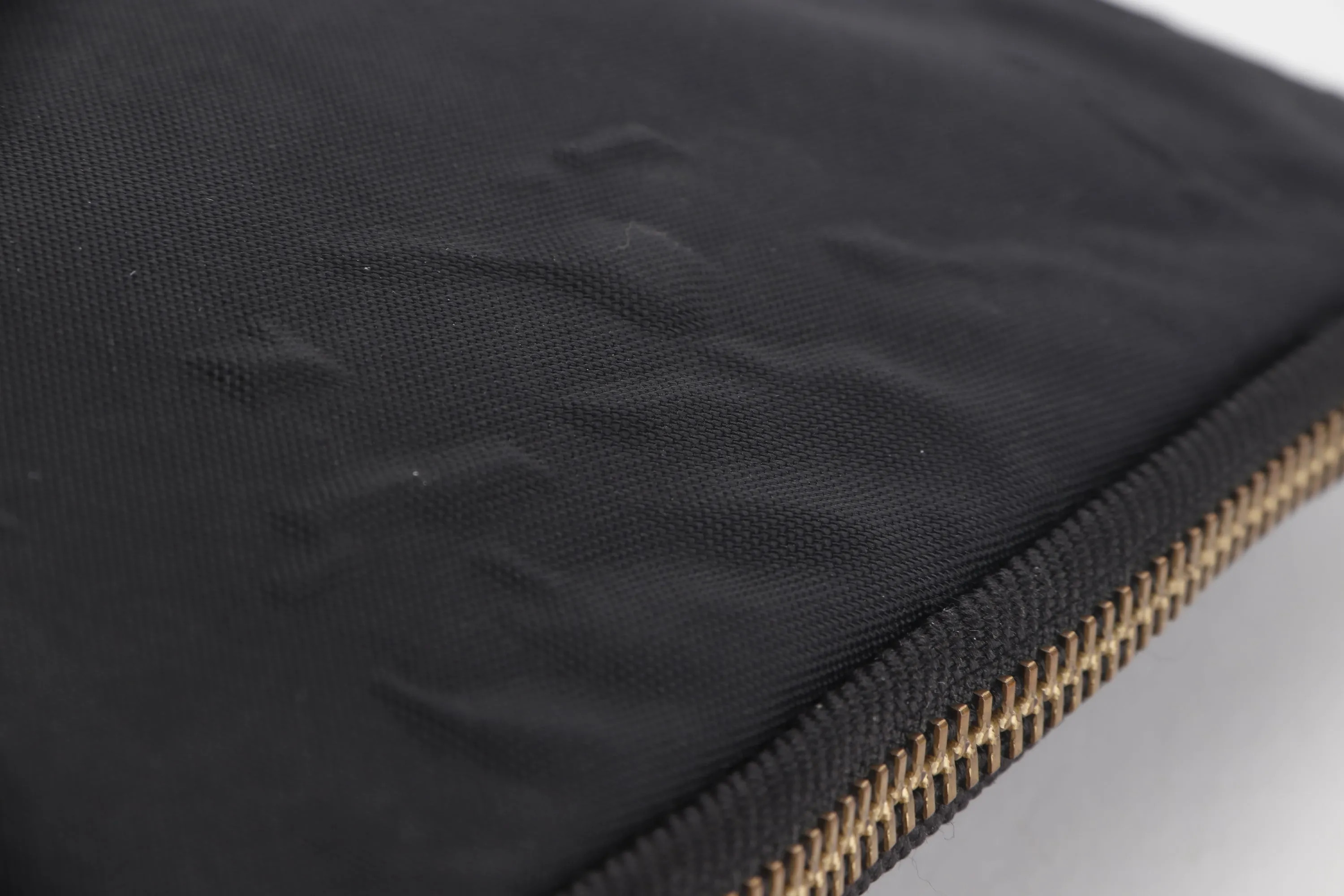 MARC JACOBS BLACK NYLON ZIPPY POUCH, NO DUST COVER