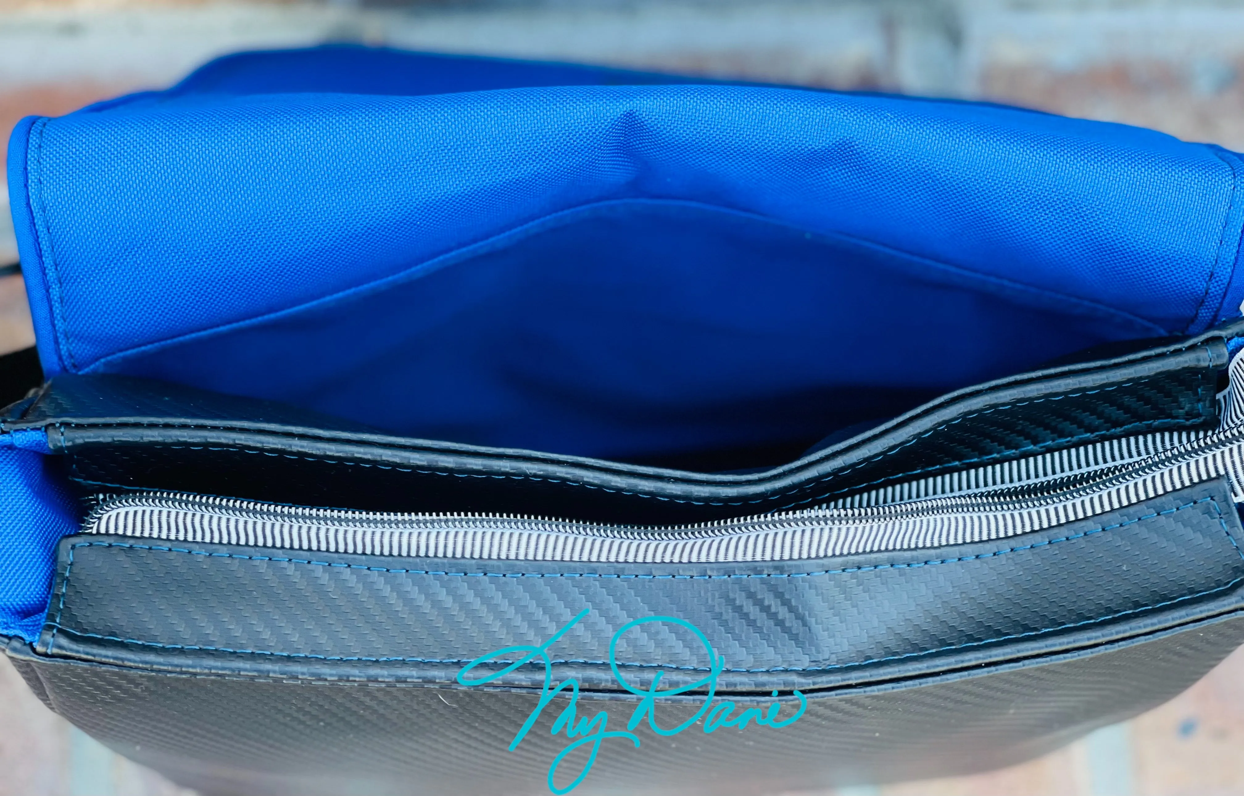 The Morgan Messenger Bag in Mario