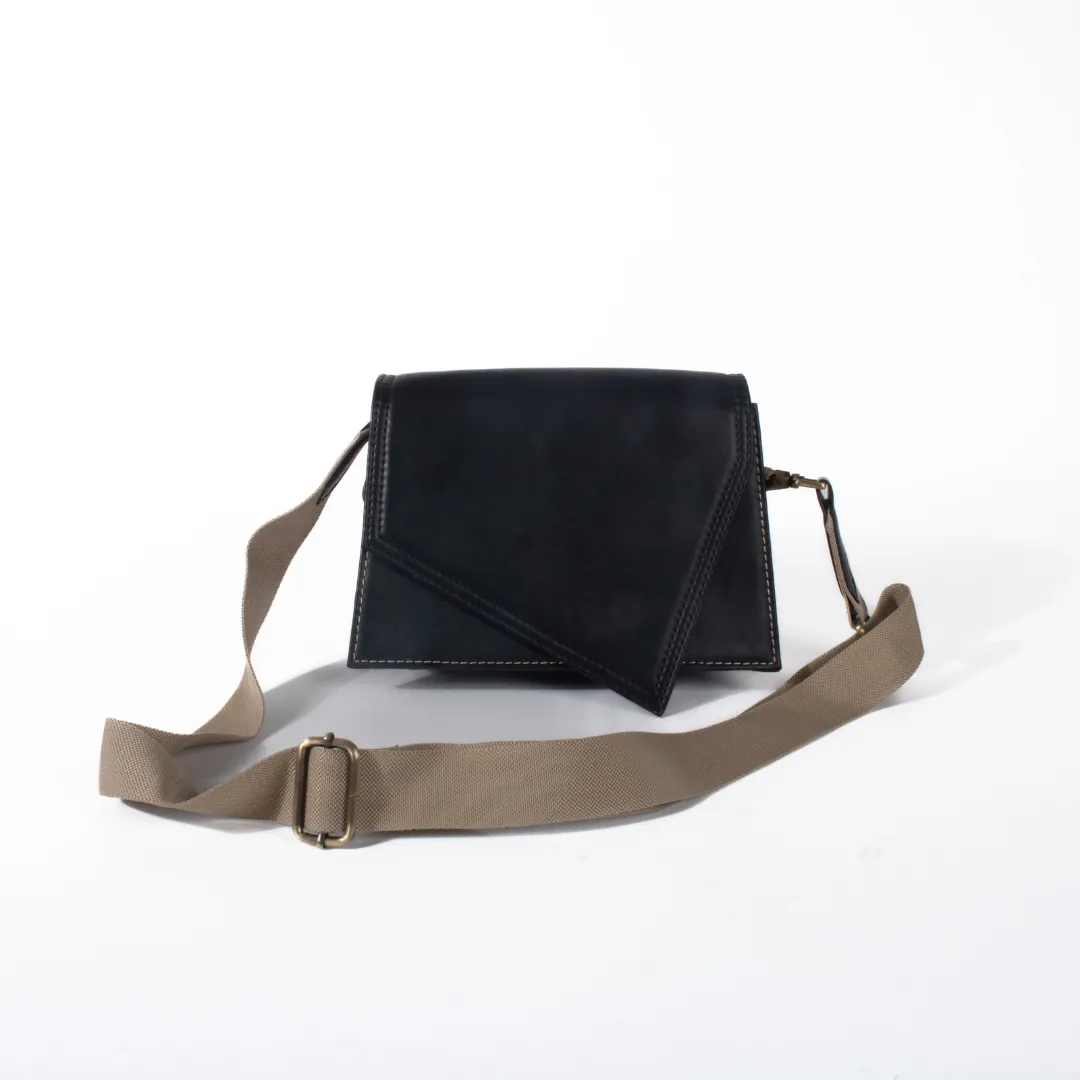 The Trine Sling black