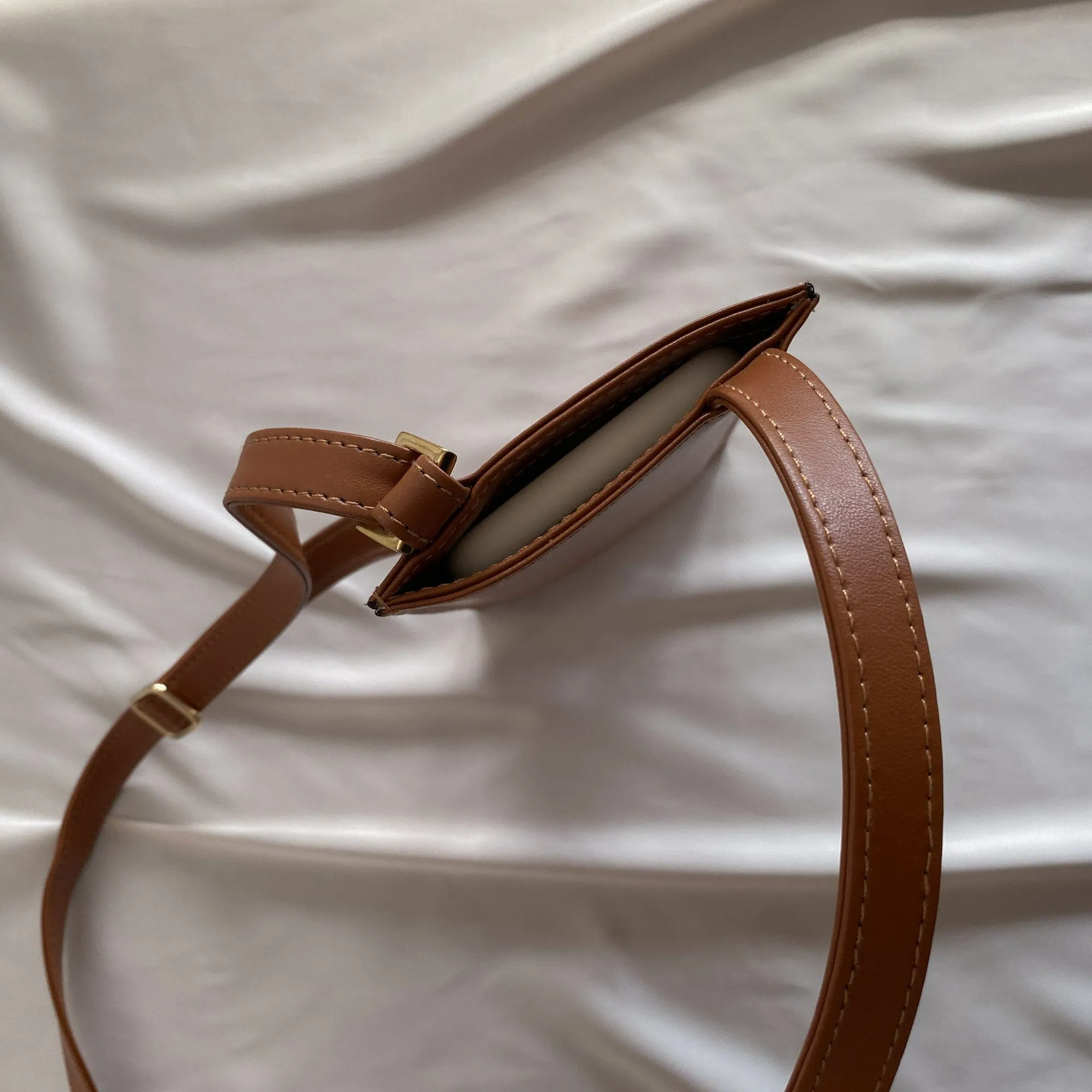 Vanilla Vegan Apple Leather Pouch | Brown