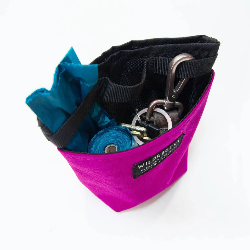 Wildebeest Alamo Dog Treat Pouch | Fuchsia