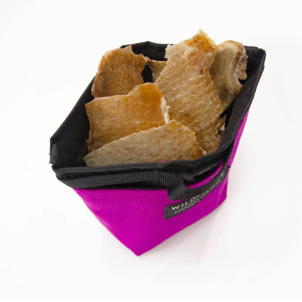 Wildebeest Alamo Dog Treat Pouch | Fuchsia