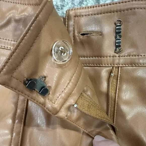 Women’s faux camel leather shorts, NWT!