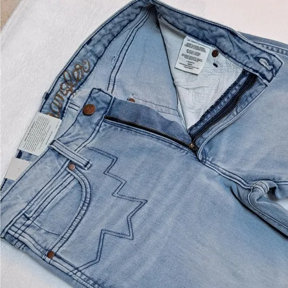 Wrangler Retro Women's High Rise Embellished Trumpet Flare - Size 30&quot; Waist