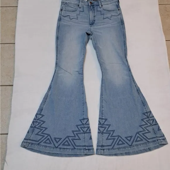 Wrangler Retro Women's High Rise Embellished Trumpet Flare - Size 30&quot; Waist
