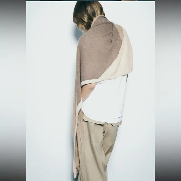 Zara knit cape, triangular multifunctional 2024 neutrals